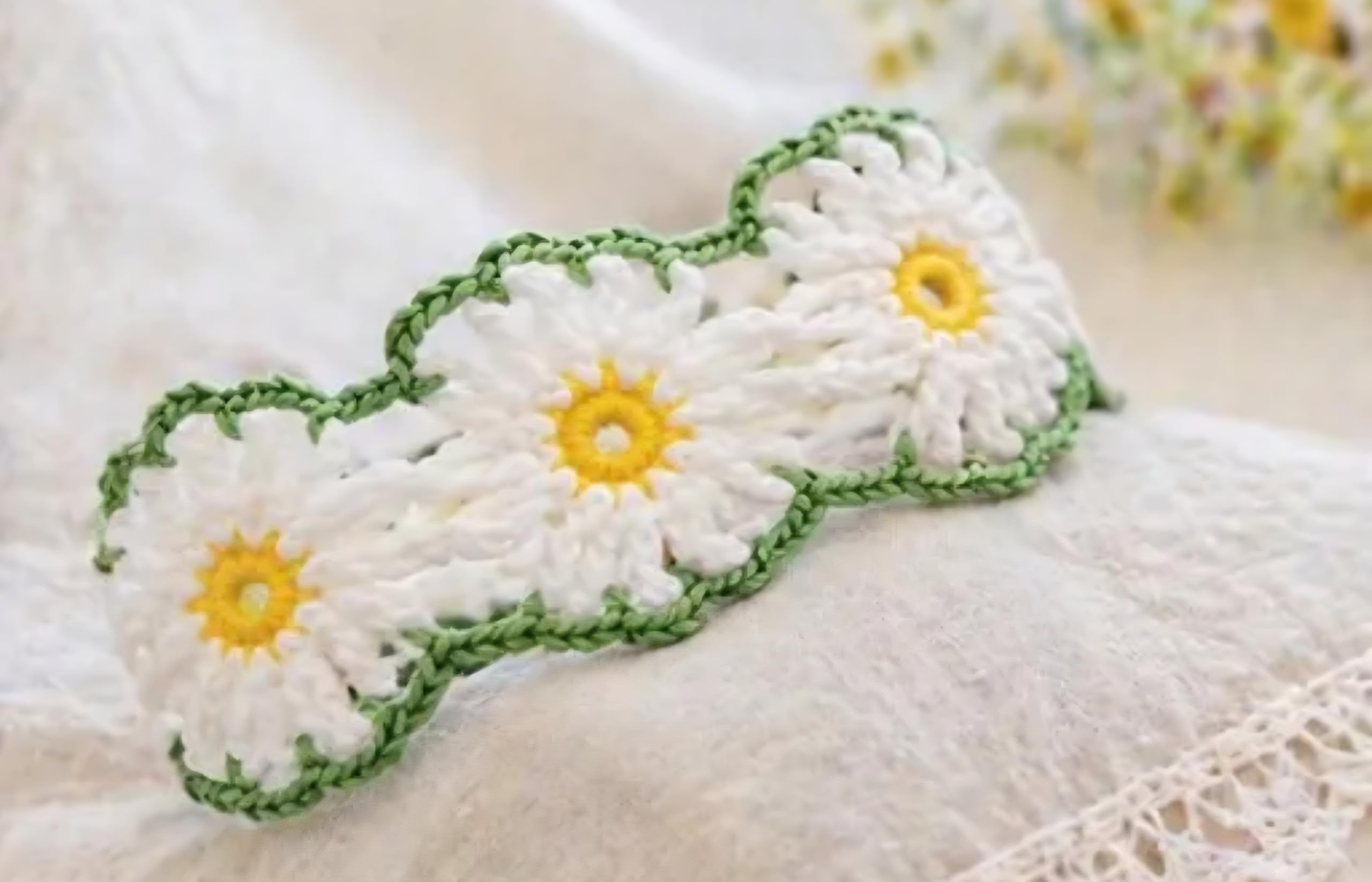 Crochet Daisy Headband, White and Green Floral Hair Accessory, Boho Style with Tassel Tie
