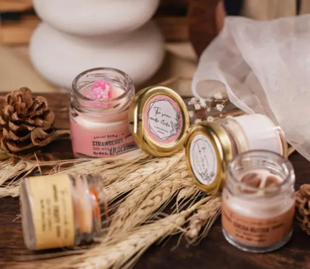 Handmade Scented Soy Wax Candles Set, Vanilla and Berry Fragrances, Glass Jars with Gold Lids