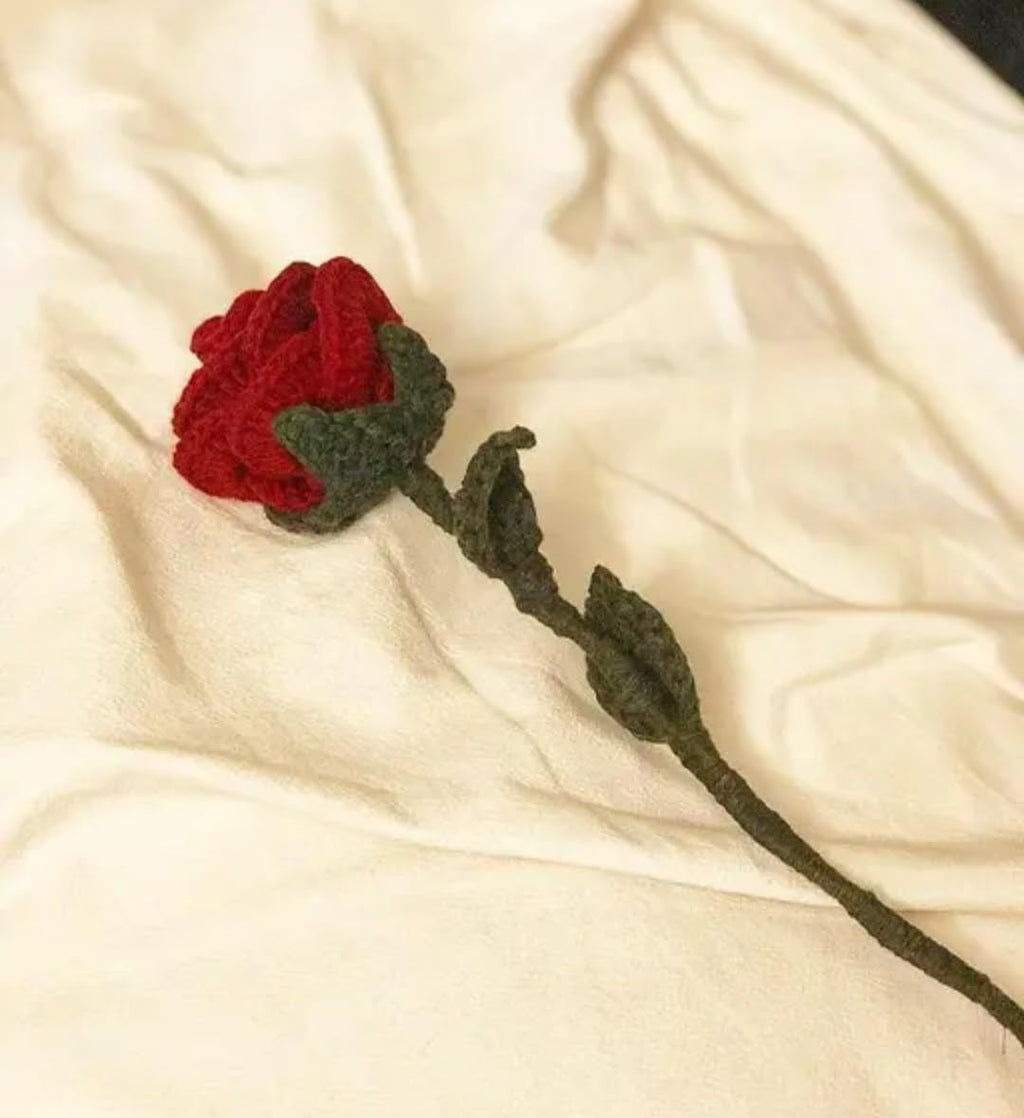 Handmade Crochet Red Rose with Green Stem and Leaves, Single Flower Decoration