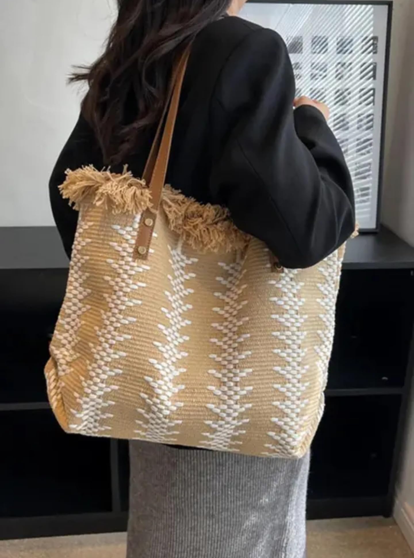 Handmade jute bag Boho Woven Beach Tote Bag with Fringe Trim, Beige Diamond Pattern, Leather Handles