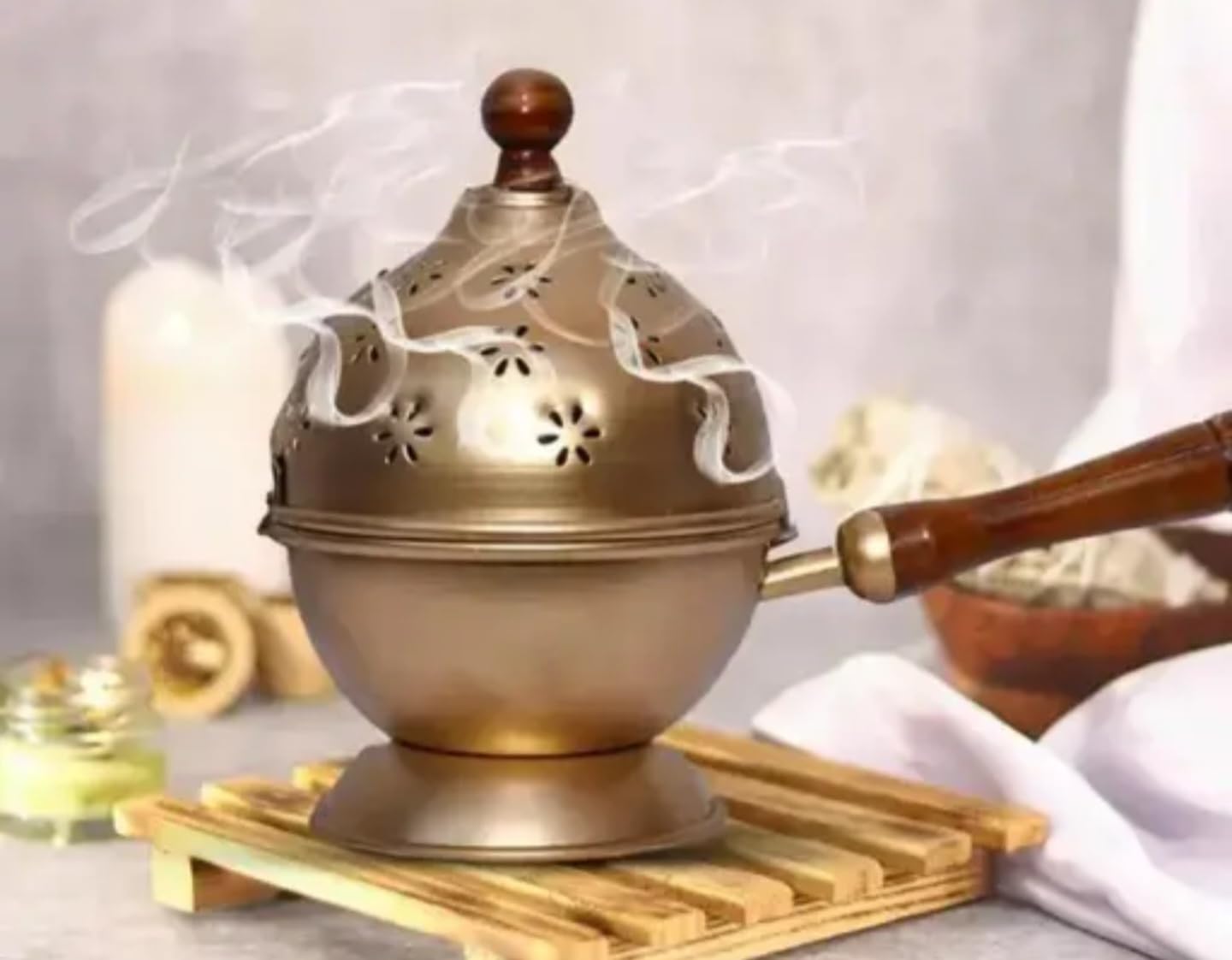 Decorative Metal Incense Holder Bowl with Lid, Gold, Floral Pattern Design, Wooden Handle, for Aromatherapy and Home Decor
