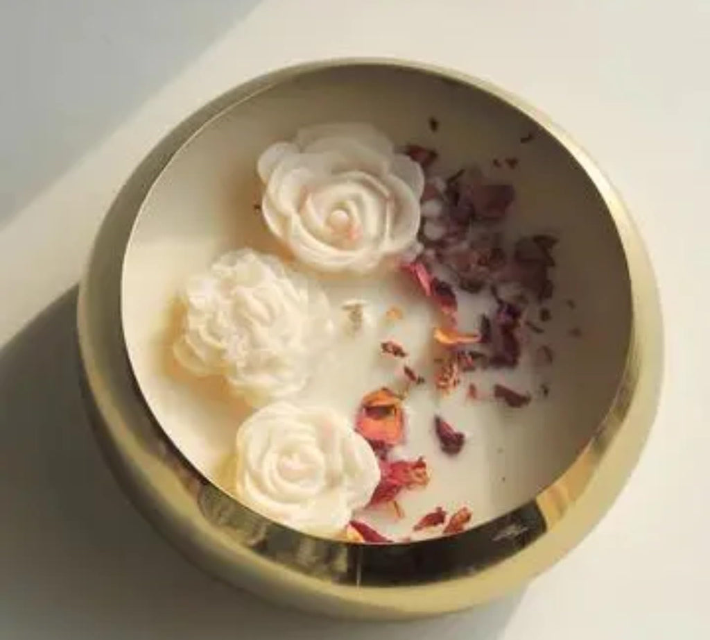 Handcrafted Luxury Soy Wax Candle with Rose Design and Dried Flower Petals