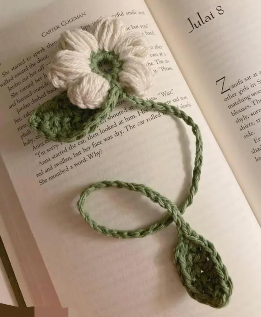 Handmade Crochet Flower Bookmark, White and Green, Daisy Floral Design with Leaf Tassel, Set of 2