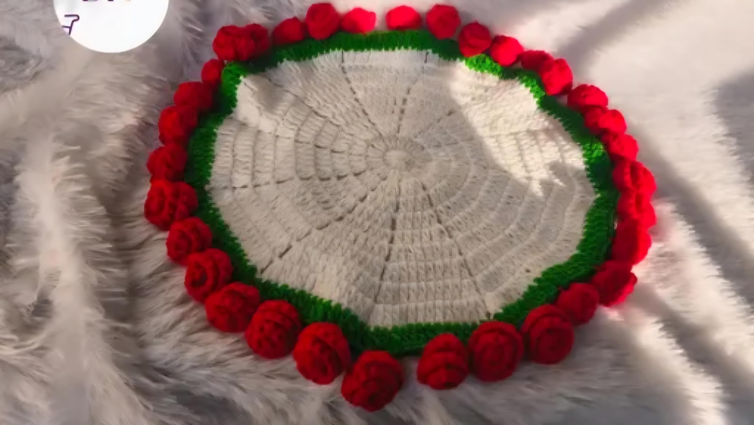 Handmade Crochet Rose Bouquet, Red, Yarn Flowers with Green Leaves, Gift for Weddings and Special Occasions