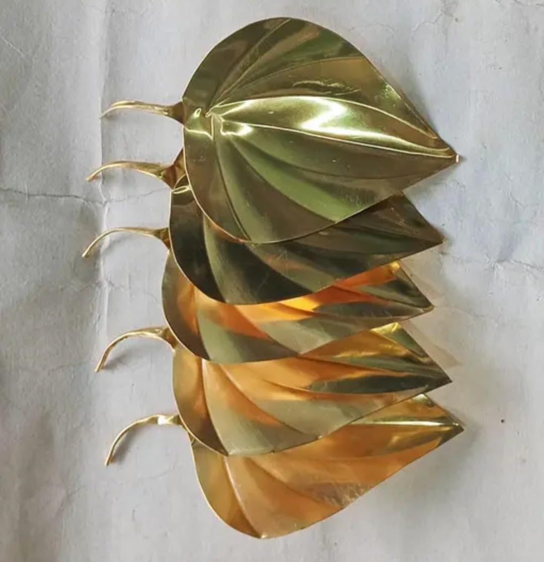 Brass Peepal Leaf Decorative Set, Gold-Green Finish, Handcrafted Metal Leaves, Pack of 4