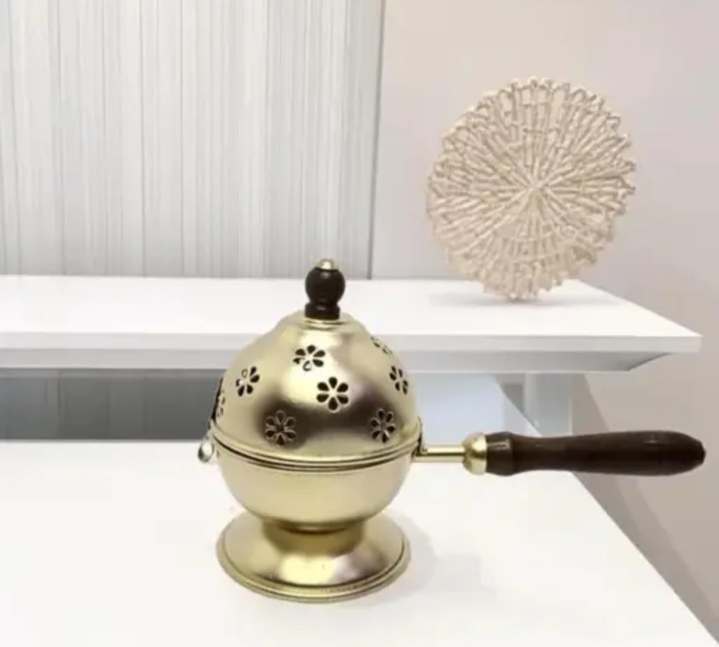 Decorative Metal Incense Holder Bowl with Lid, Gold, Floral Pattern Design, Wooden Handle, for Aromatherapy and Home Decor