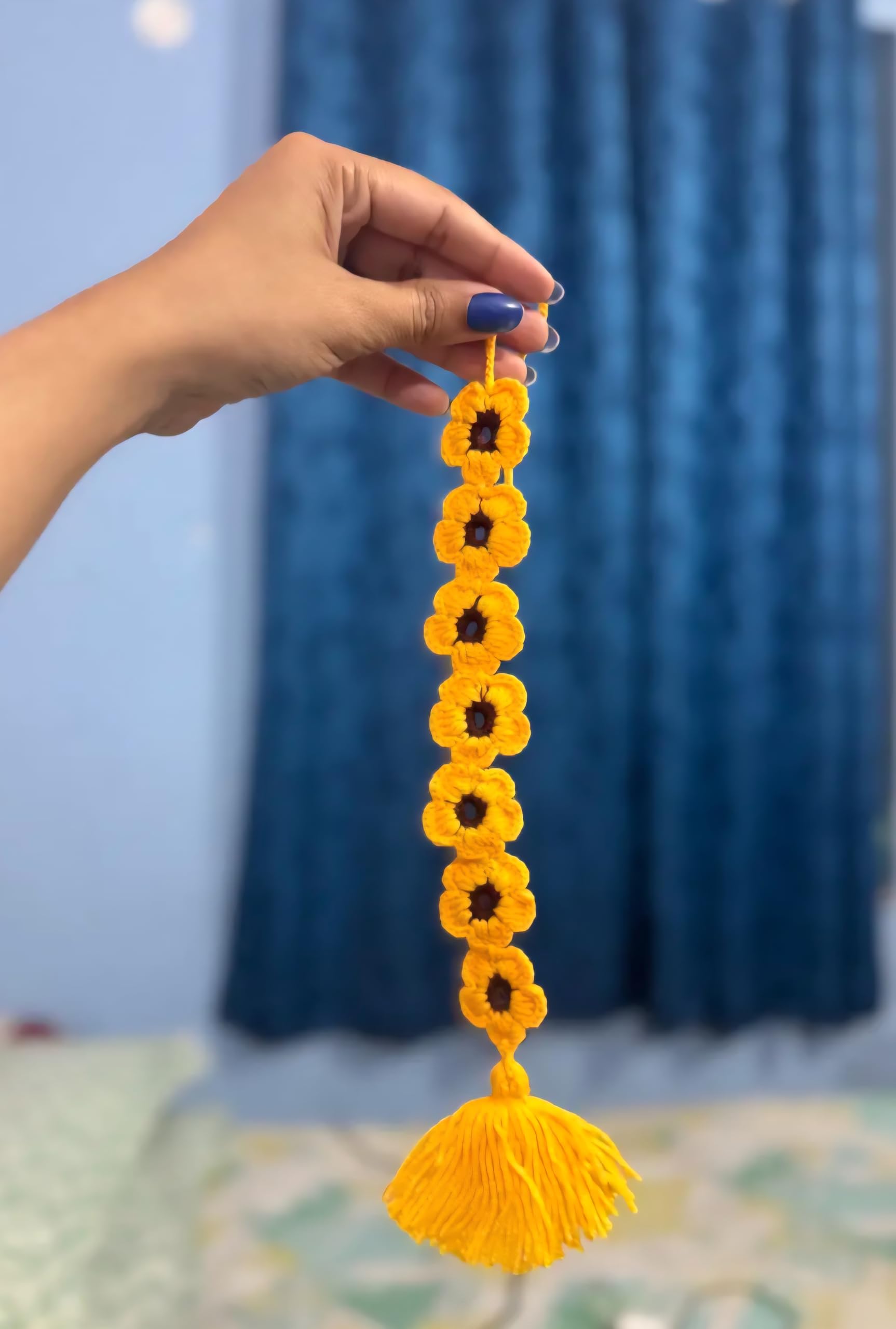 Handmade Crochet Sunflower Bookmark, Yellow, Floral Design with Tassel, Knitted Book Accessory, Set of 2