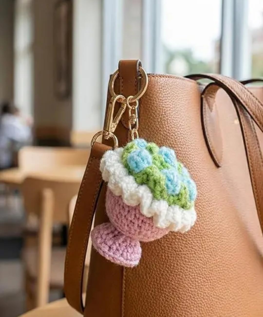Handmade Crochet Flower Bouquet Keychain, Knitted Floral Charm, Pink, Cute Bag Accessory