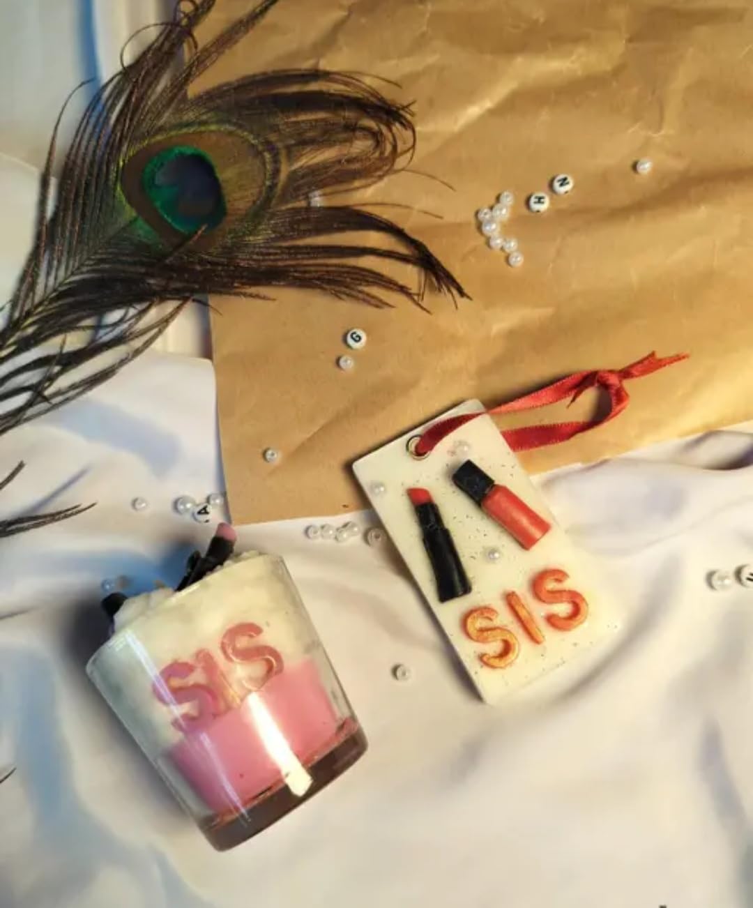 SIS Candle Gift Set with Makeup Charm, Sister Themed Decorative Wax Candle in Glass, Pink and White