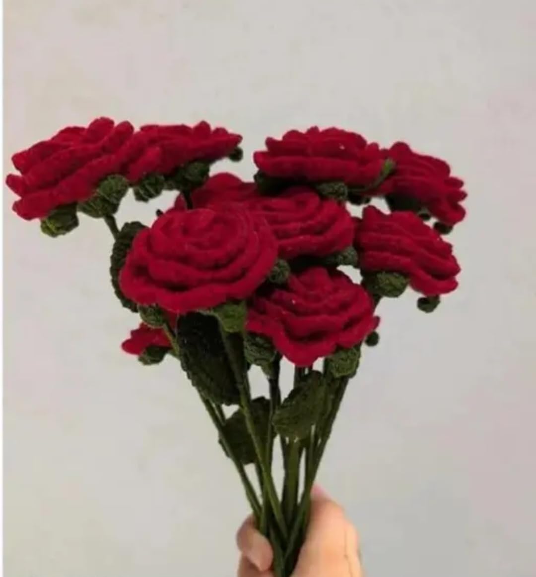 Handmade Crochet Red Rose Bouquet, Knitted Artificial Flowers with Black and Gold Wrap, Gift