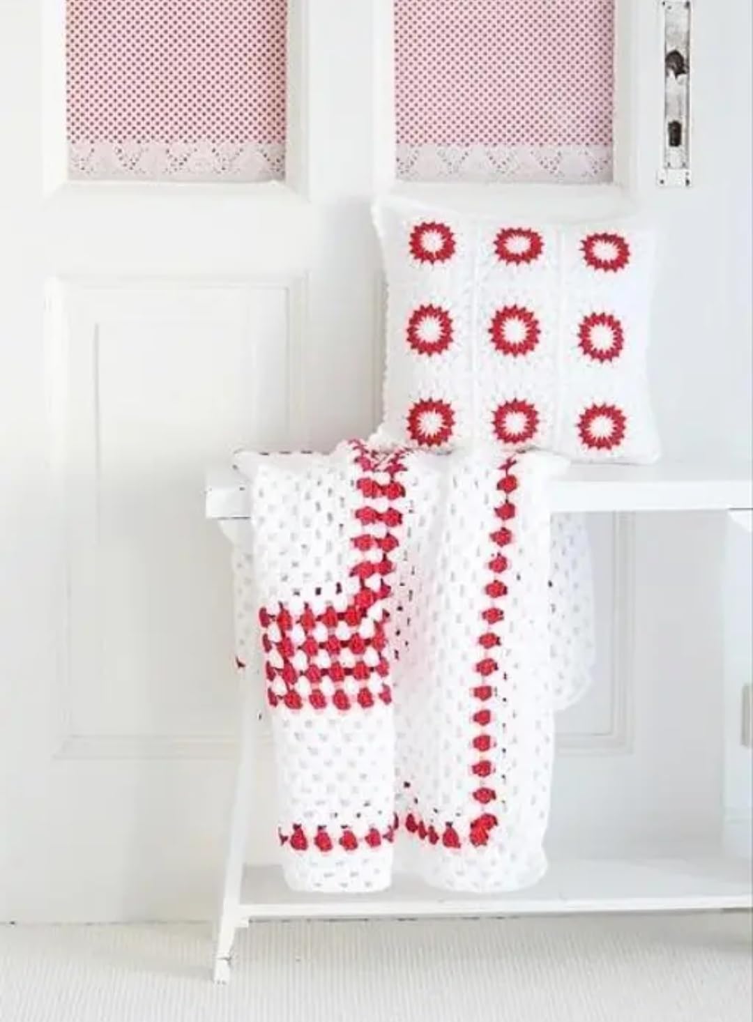 Crochet Throw Pillow Cover, White and Red, Floral Circle Granny Square Pattern, Decorative Cushion Cover