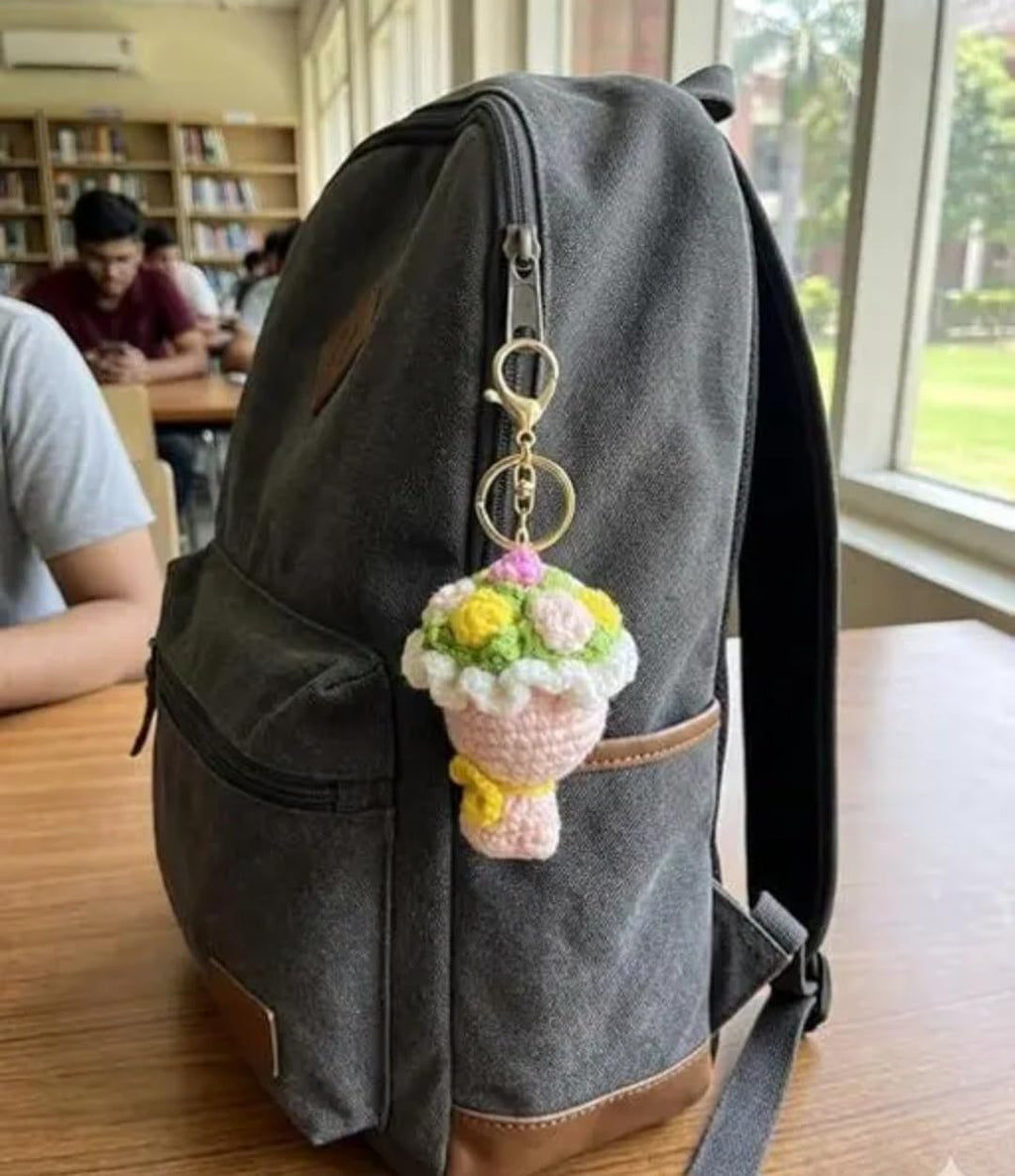 Handmade Crochet Flower Bouquet Keychain, Knitted Floral Charm, Pink, Cute Bag Accessory
