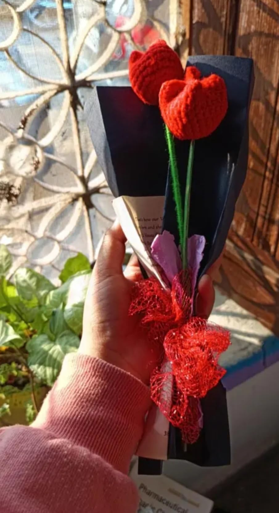 Handmade Crochet Tulip Bouquet, Red, Knitted Artificial Flowers with Green Stems, Valentine's Day Gift