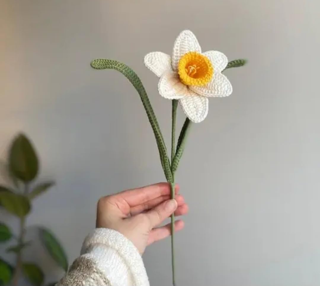 Handmade Crochet Daffodil Flower, White and Yellow, Knitted Artificial Floral Stem with Leaves, Home Decor Gift, Set of 2