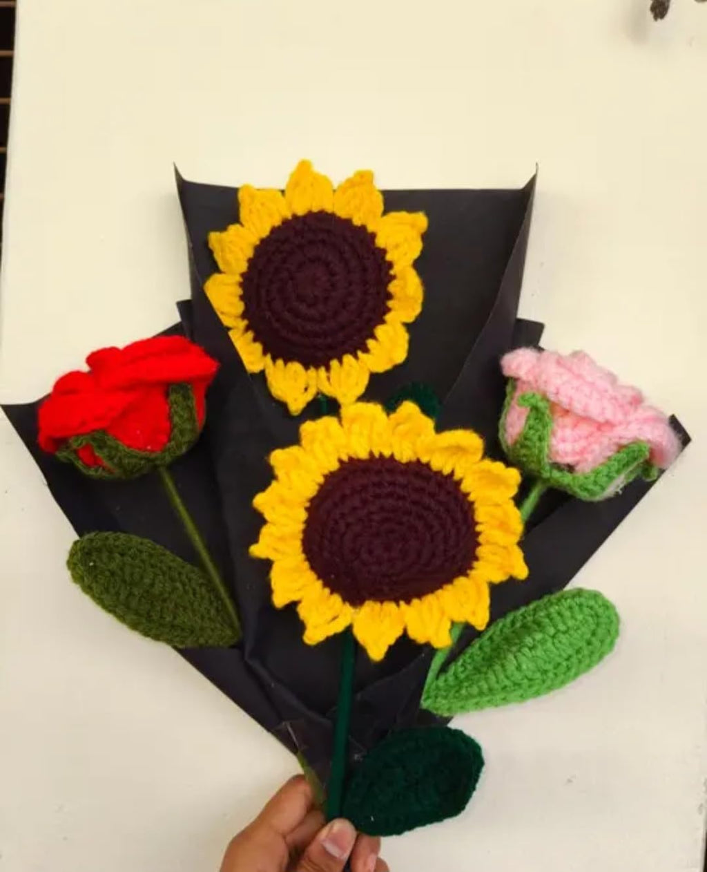 Handmade Crochet Flower Bouquet, Sunflowers and Roses, Knitted Artificial Floral Arrangement, Gift