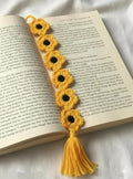 Handmade Crochet Sunflower Bookmark, Yellow, Floral Design with Tassel, Knitted Book Accessory, Set of 2