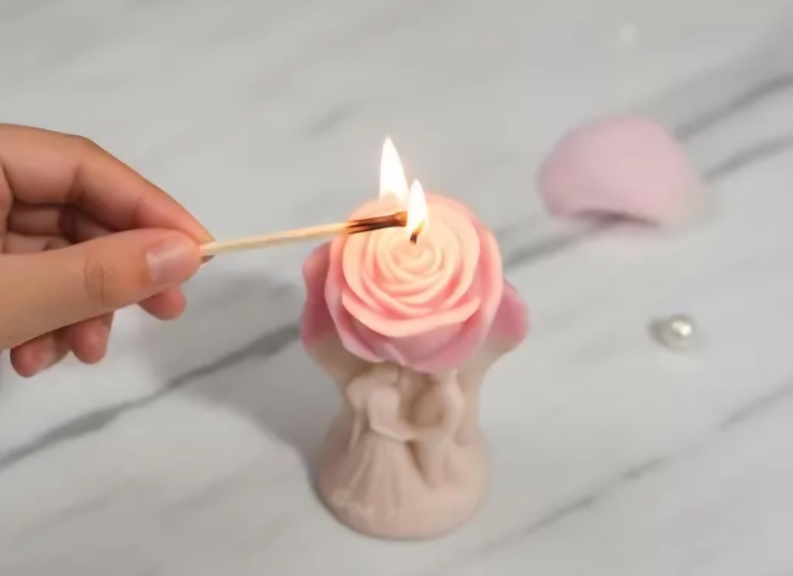 Decorative Rose Candle, Pink, Hand-Shaped Base, Romantic Floral Design, Home Decor
