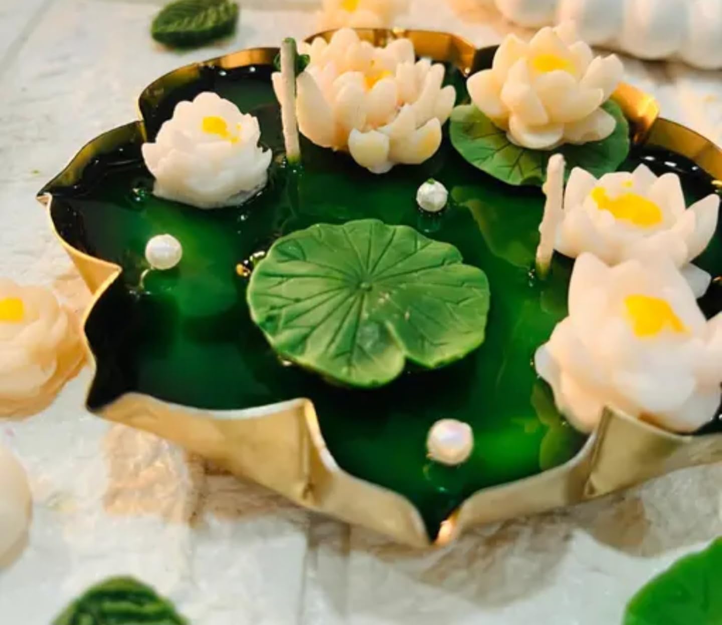 Decorative Water Lily Floating Candles, White Flowers with Green Leaves, Pond Collection
