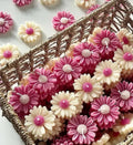 Decorative daisy candle