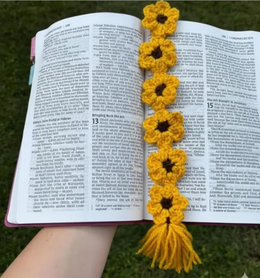 Handmade Crochet Flower Bookmark with Tassel, Yellow and White, Boho Floral Book Accessory, Set of 2