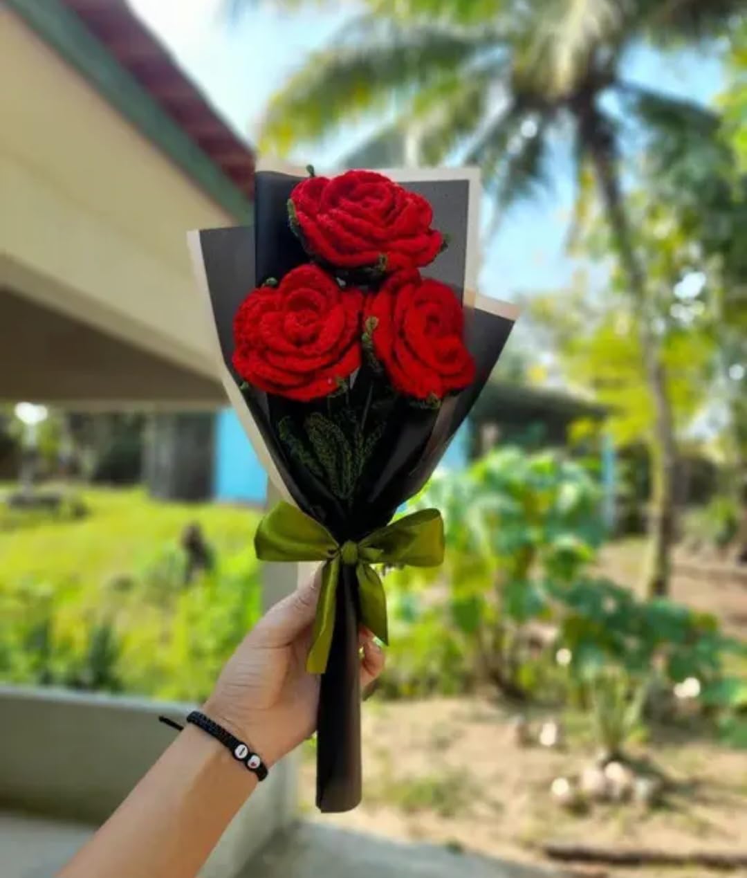 Handmade Crochet Red Rose Bouquet, Knitted Artificial Flowers with Green Ribbon, Valentine's Gift