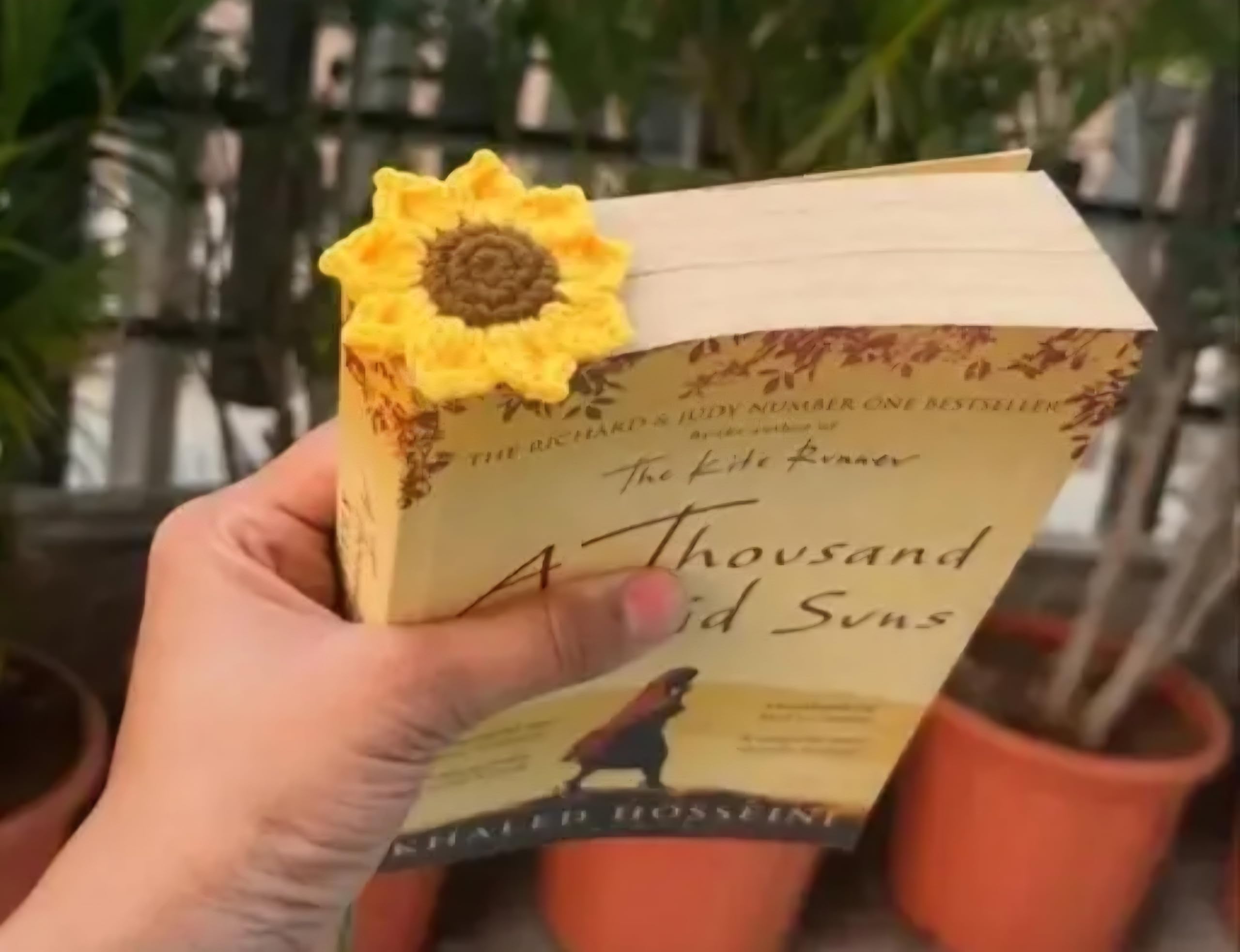 Handmade Crochet Sunflower Bookmark, Yellow and Green, Knitted Floral Book Accessory, Set of 2