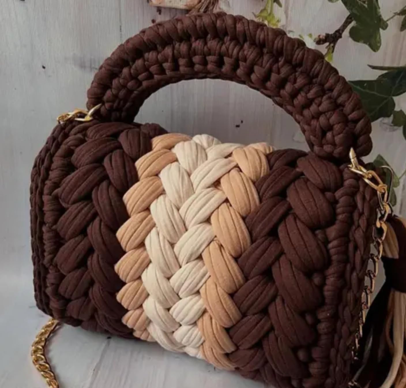 Handmade Crochet Crossbody Handbag, Brown and Beige Woven Pattern, Metal Clasp