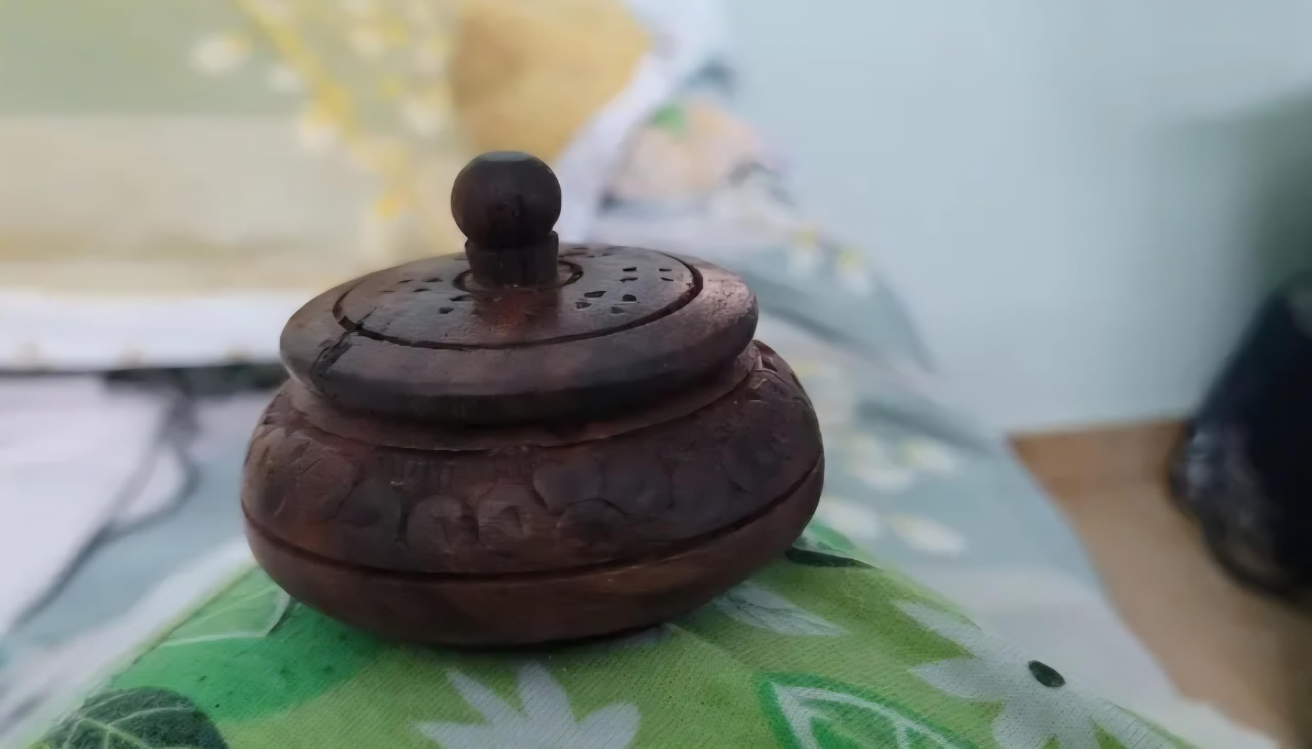 Wooden Sindoor Box with Lid, Carved Design, Red Vermillion Container, Traditional Indian Decor