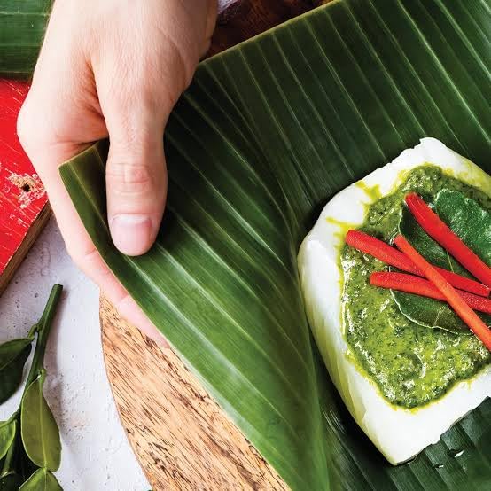 Fresh Banana Leaves, Large Green, 10-Pack for Traditional Cooking