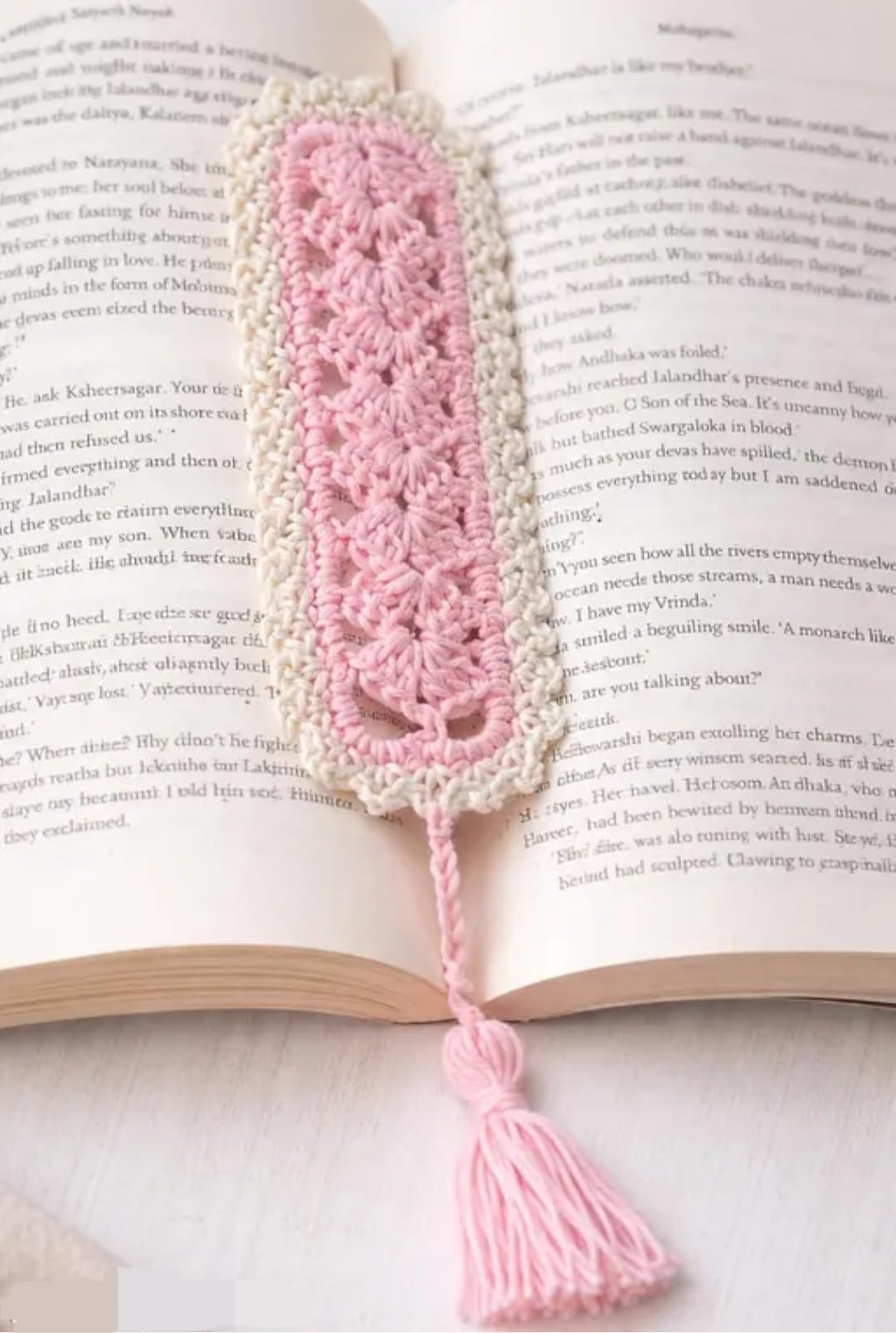 Handmade Crochet Bookmark with Tassel, Pink and White, Knitted Book Accessory, Set of 2