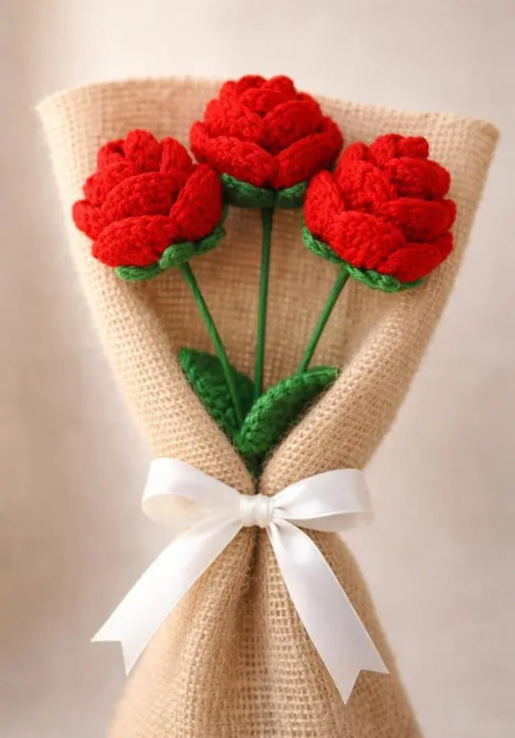 Handmade Crochet Red Rose Bouquet, Knitted Artificial Flowers with Burlap Wrap, Valentine's Day Gift
