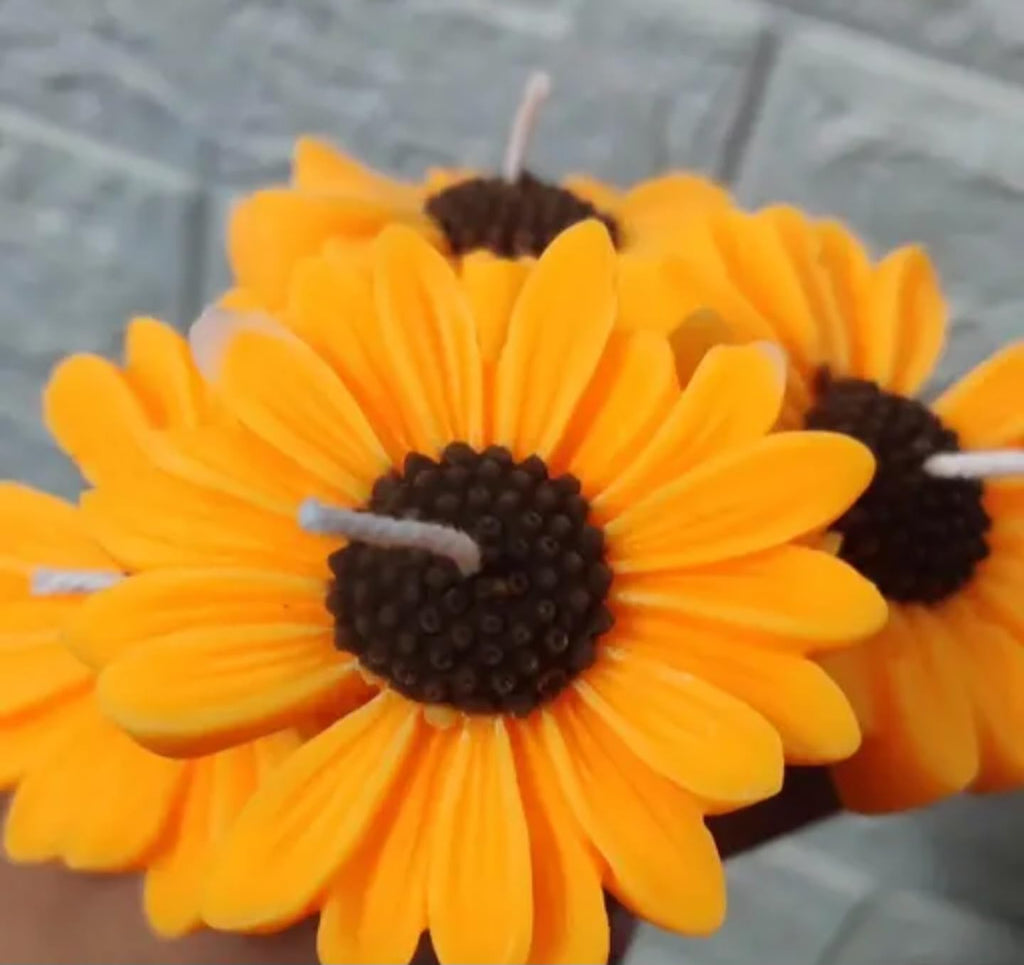 Daisy Flower candle, scented luxury decorative candle