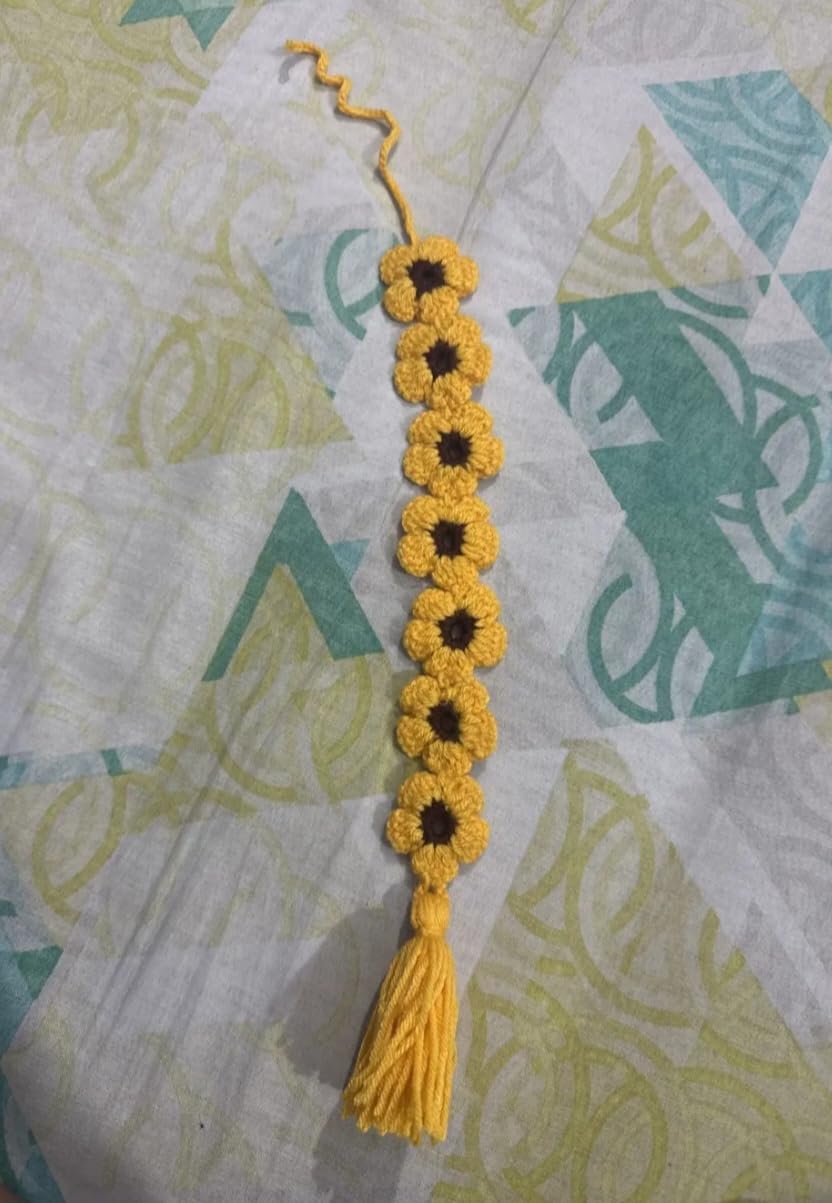 Handmade Crochet Sunflower Bookmark, Yellow, Floral Design with Tassel, Knitted Book Accessory, Set of 2