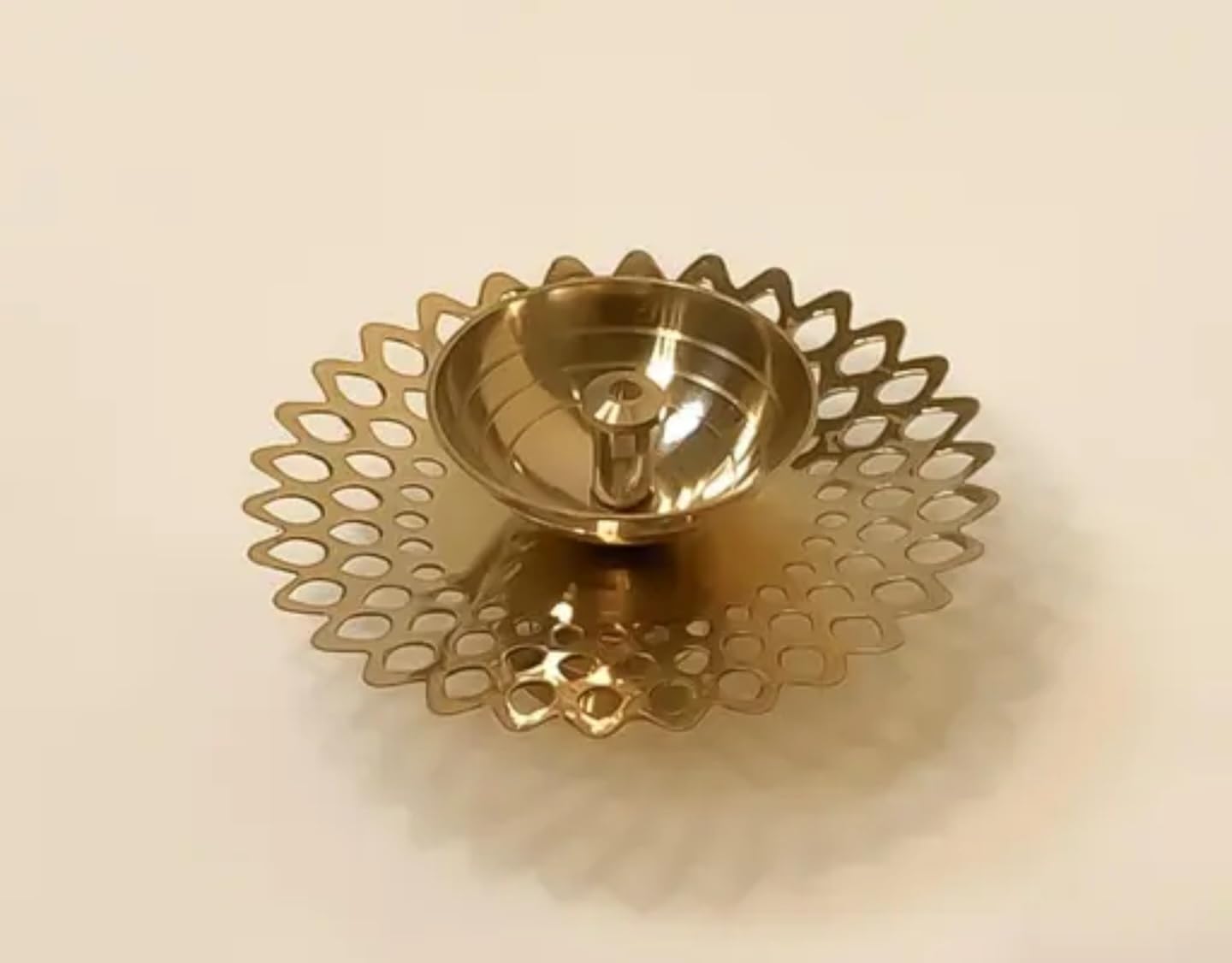 Decorative Gold Metal Butterfly Tealight Candle Holder, Openwork Design, Modern Home Decor