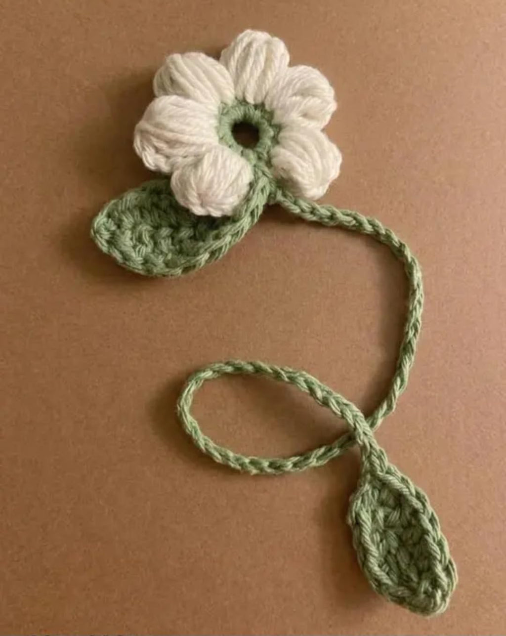 Handmade Crochet Flower Bookmark, White and Green, Daisy Floral Design with Leaf Tassel, Set of 2