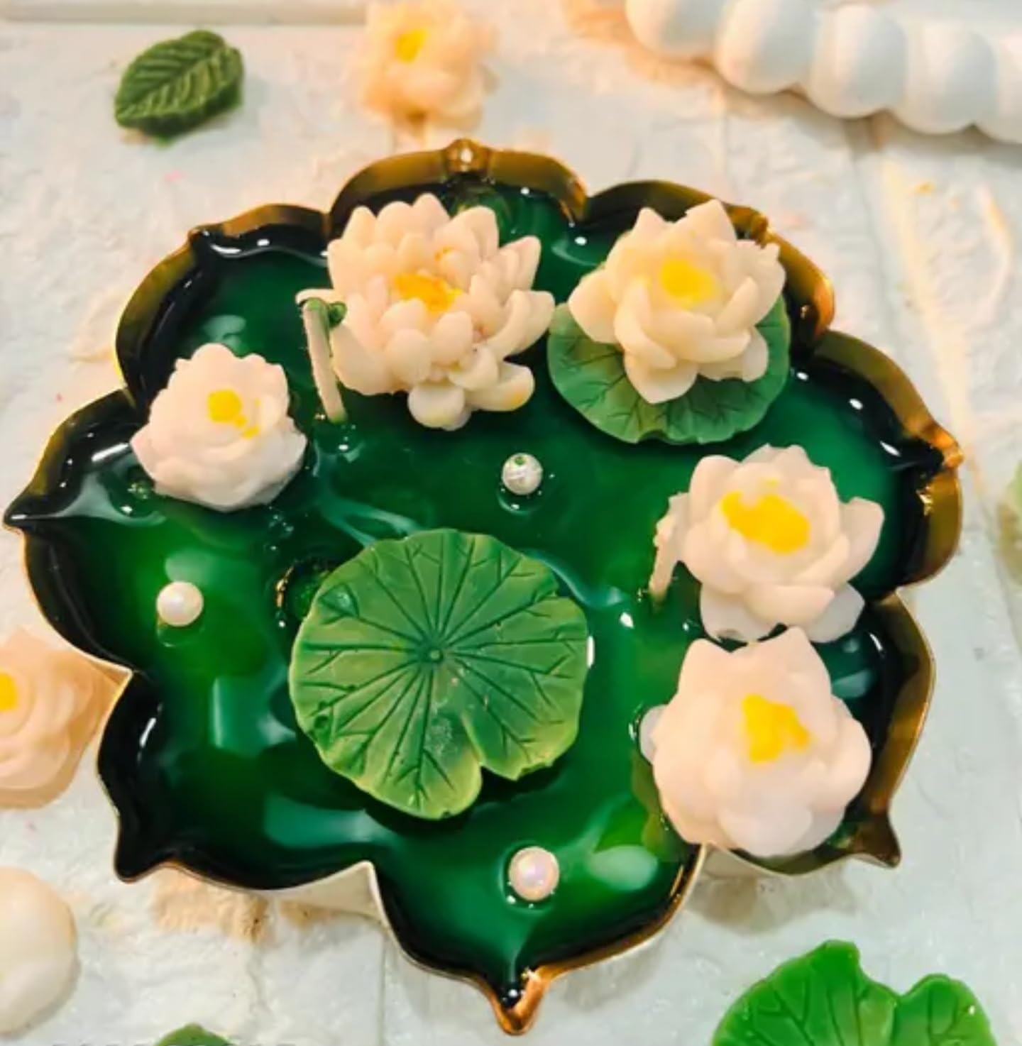 Decorative Water Lily Floating Candles, White Flowers with Green Leaves, Pond Collection